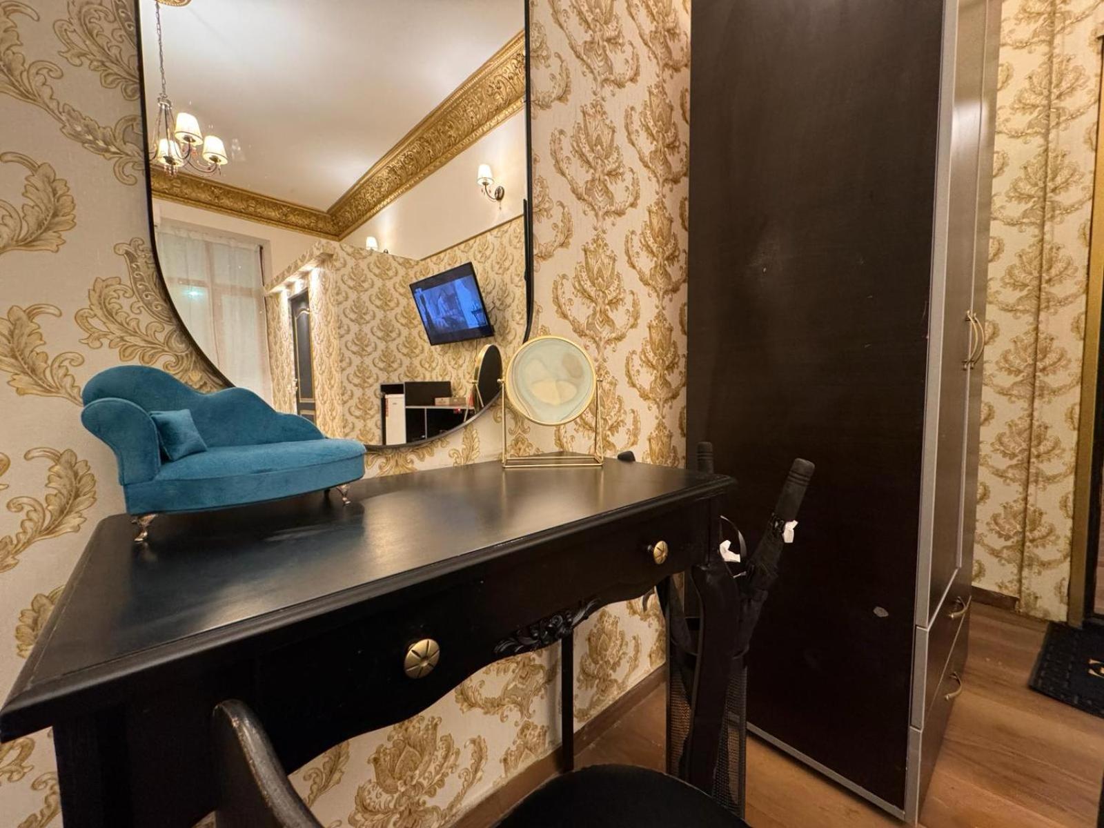 The King Suite With Balcony View Piata Romana Букурещ Екстериор снимка