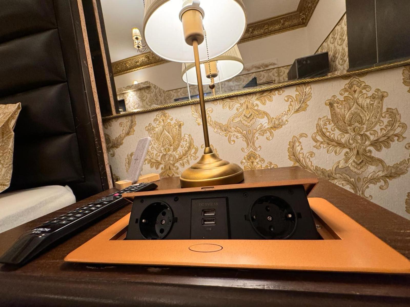 The King Suite With Balcony View Piata Romana Букурещ Екстериор снимка