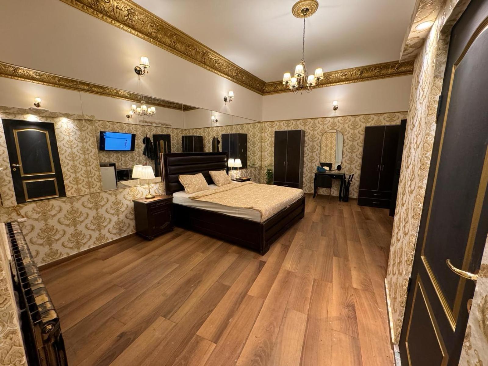 The King Suite With Balcony View Piata Romana Букурещ Екстериор снимка
